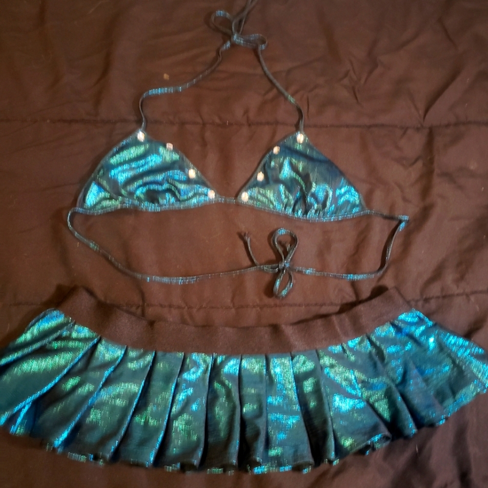 Never worn teal, small top and matching skirt